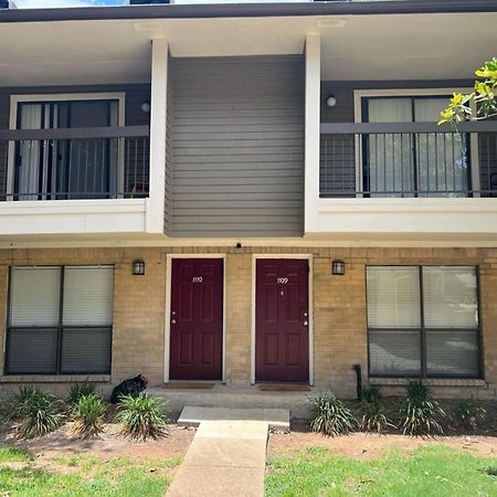 Beautiful 1-Bedroom Townhome With Nice Amenities Houston Bagian luar foto